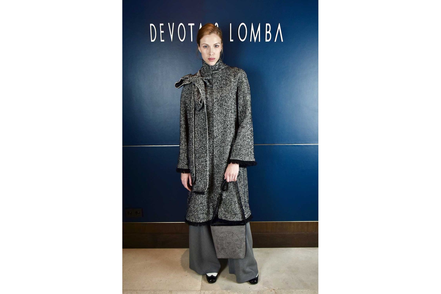 BANDOLERA DEVOTA & LOMBA SMOOTH GRIS 150.617-02