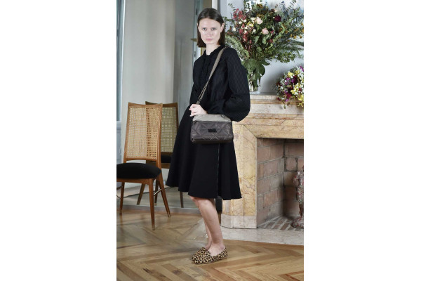 BANDOLERA DEVOTA & LOMBA FRAME TAUPE 251.144-02