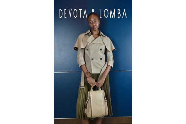 MOCHILA ANTIRROBO DEVOTA & LOMBA PAIR TAUPE 251.384-04