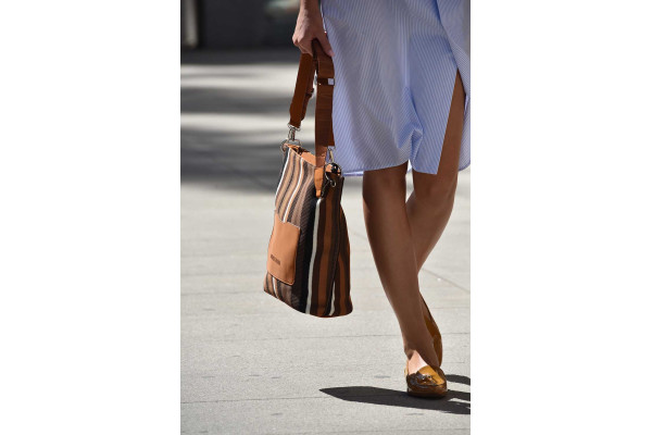 BOLSO / BANDOLERA DEVOTA & LOMBA KNIT TIERRA 260.701-04