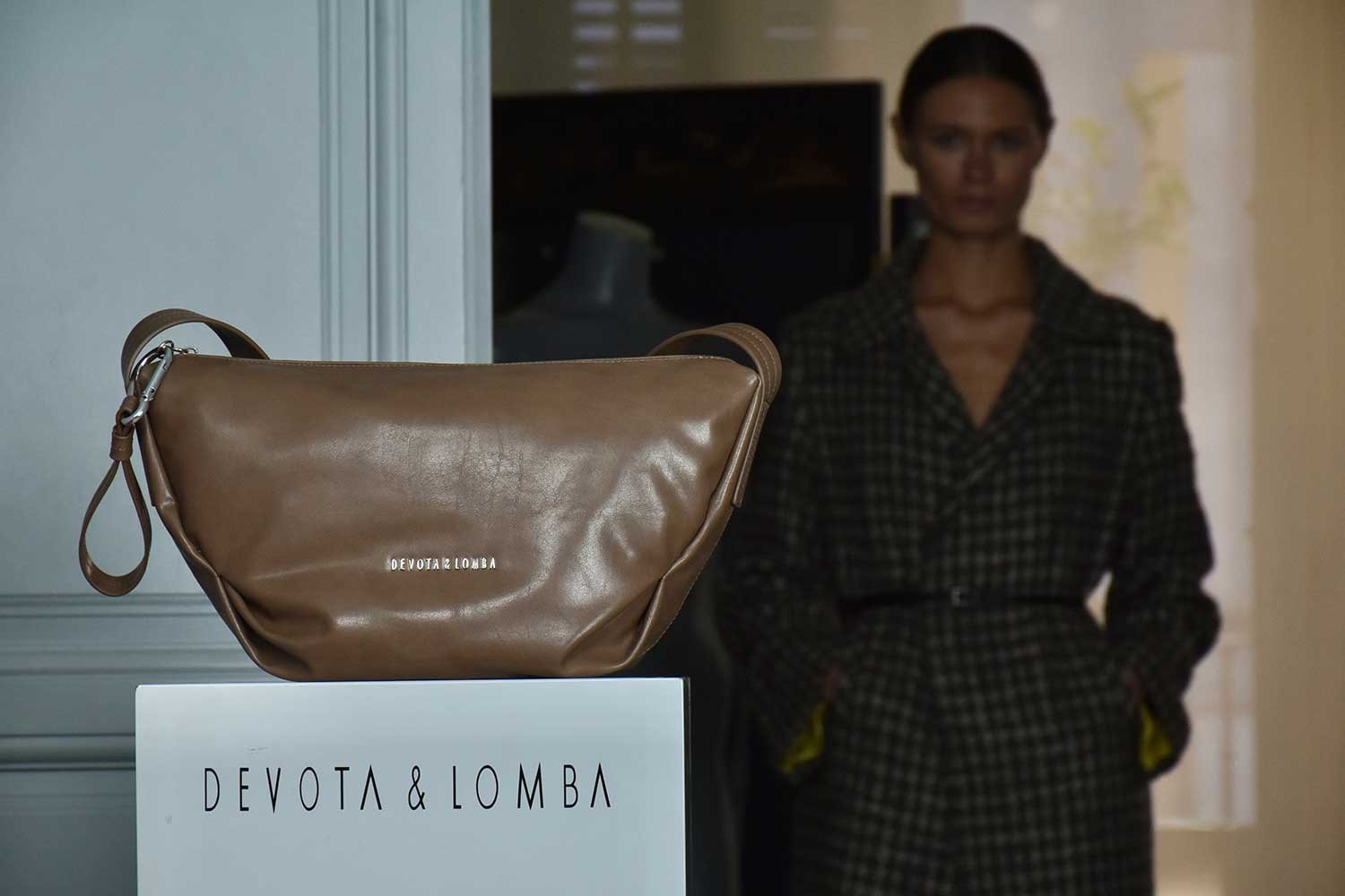 BANDOLERA DEVOTA & LOMBA NOIR NEGRO 160.803-03